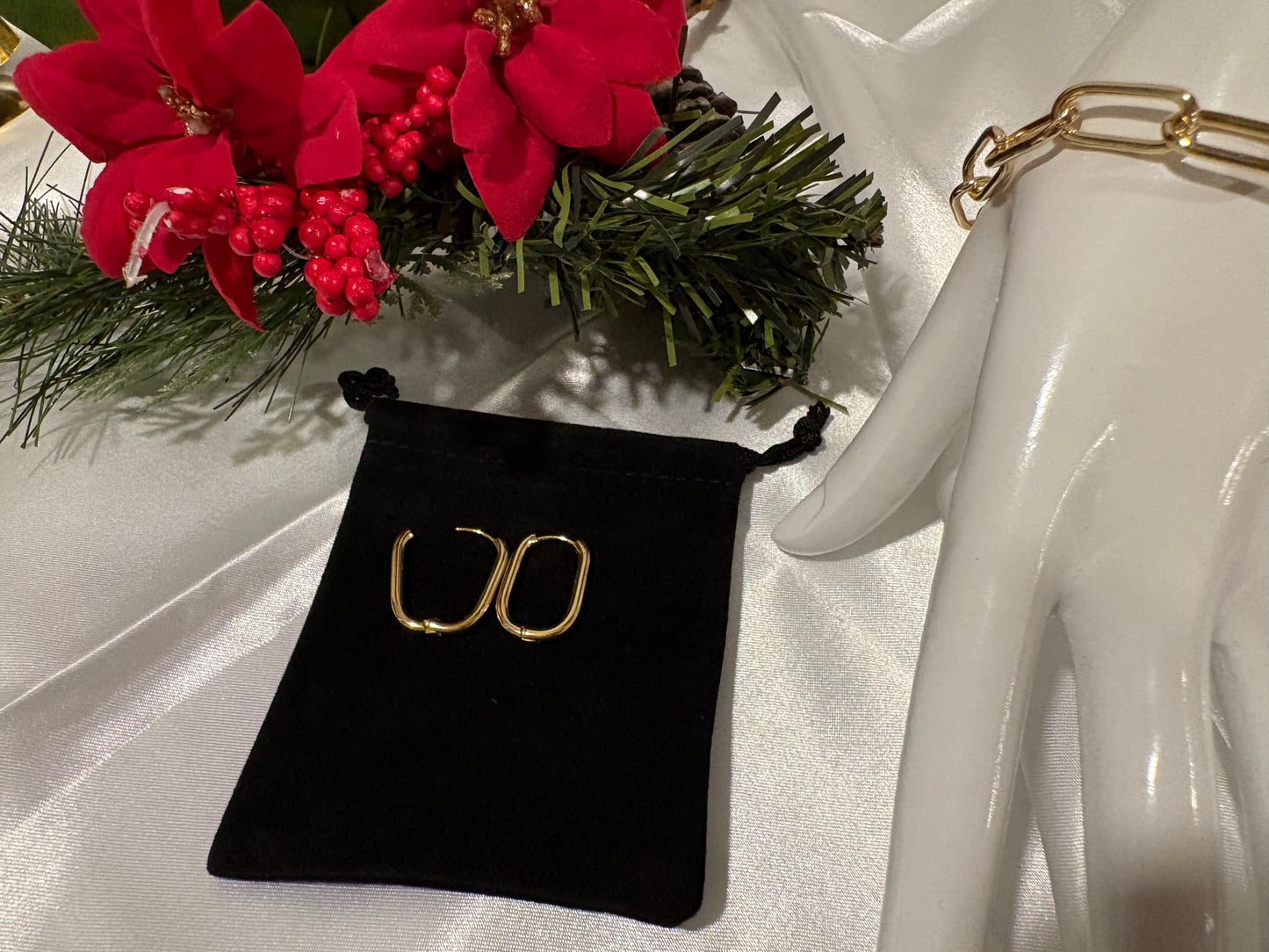 Modern Muse Gift Set in Gold - Elegant Gift Giving or Keeping