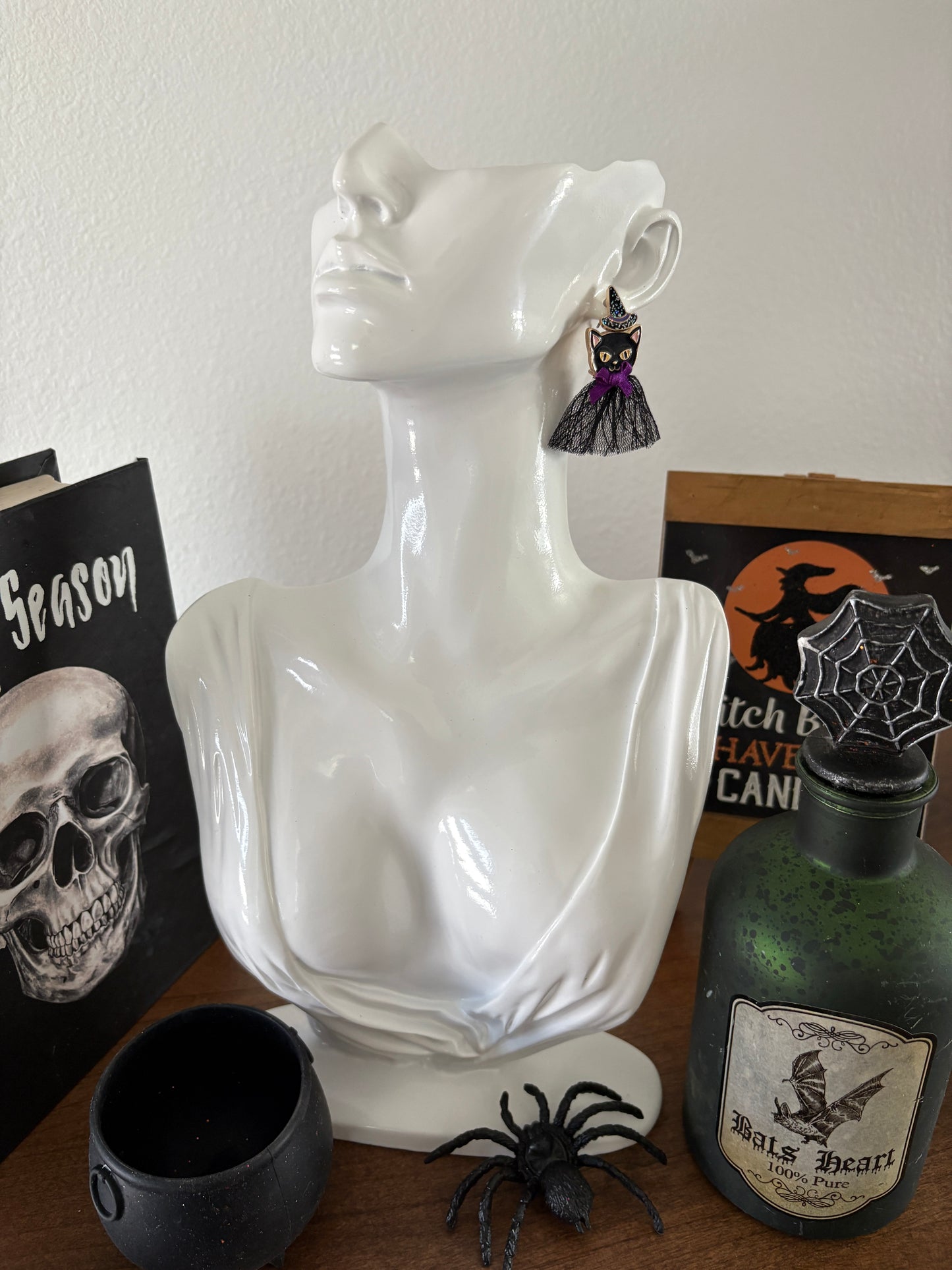 Black Cat Witch Halloween Gift Set – Dangle Earrings, Haunted Woods Candle, 3-Card Tarot Reading, Wooden Ouija Board Matchbox, Grim Reaper Sticker & Light-Up Ghost for Halloween Enthusiasts
