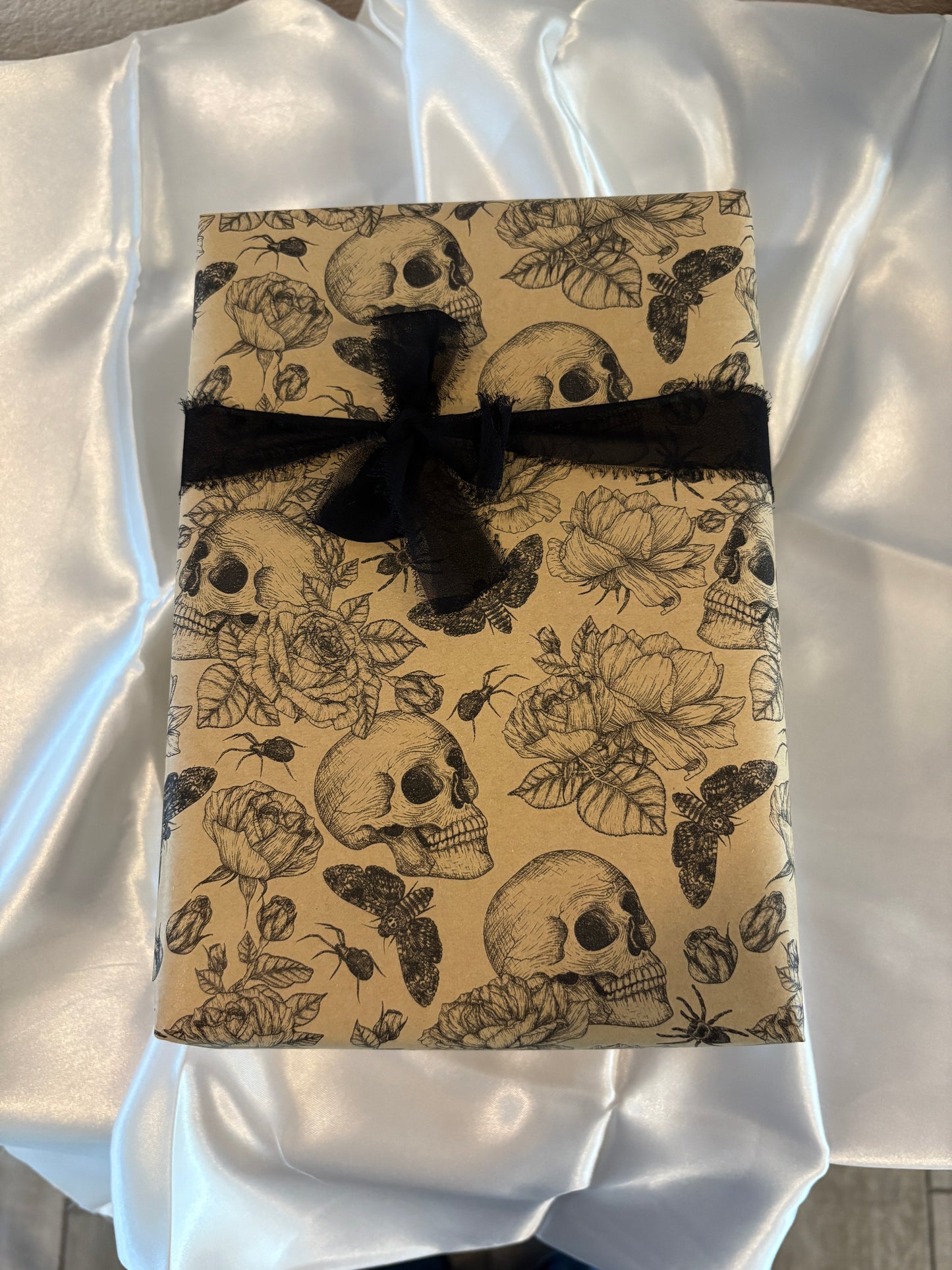 Black Cat Witch Halloween Gift Set – Dangle Earrings, Haunted Woods Candle, 3-Card Tarot Reading, Wooden Ouija Board Matchbox, Grim Reaper Sticker & Light-Up Ghost for Halloween Enthusiasts