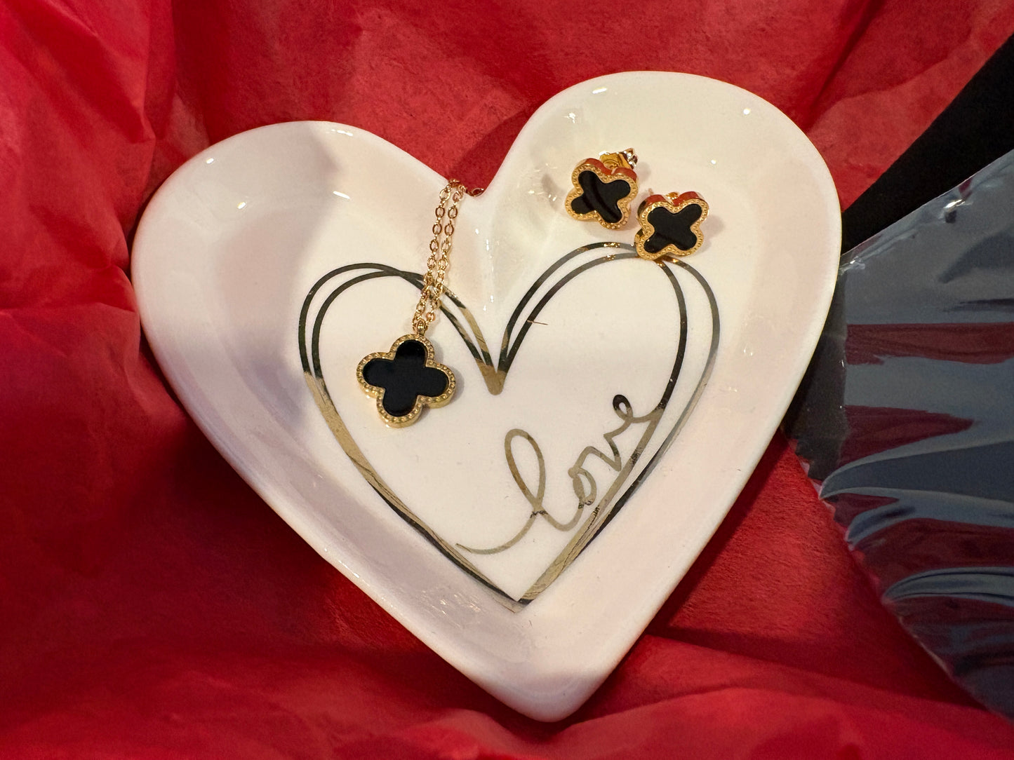 Golden Noir Gift Set - Simplistic Beauty that's Gift Ready