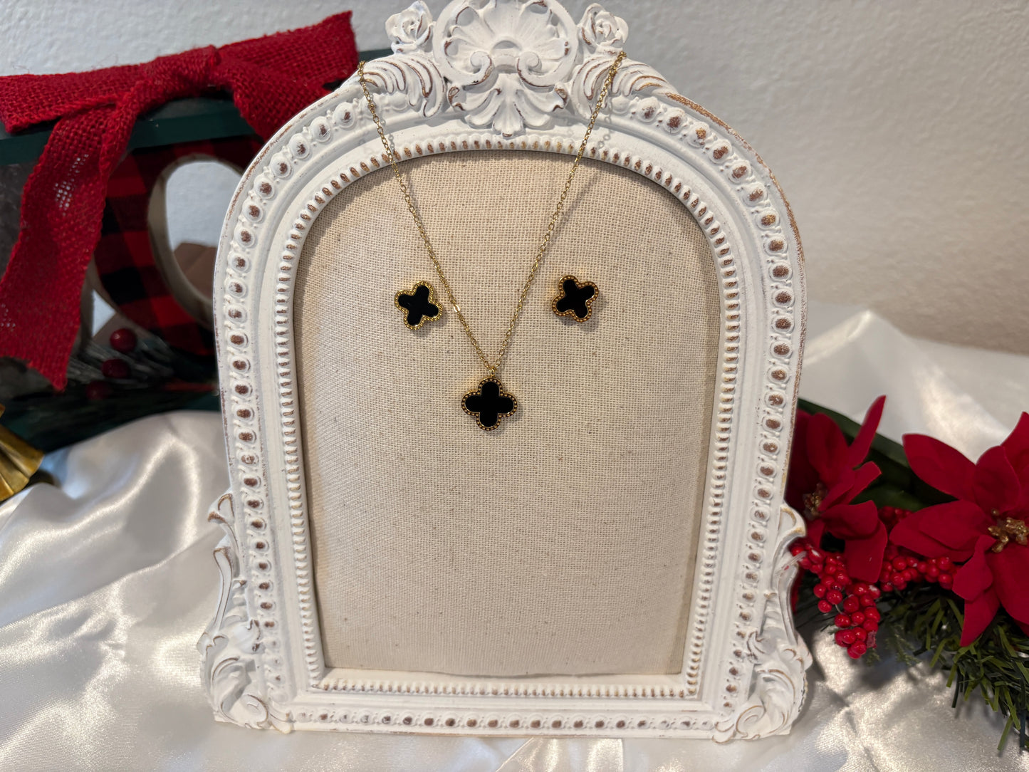 Golden Noir Jewelry Set - Effortless Glamour, Ready to Give