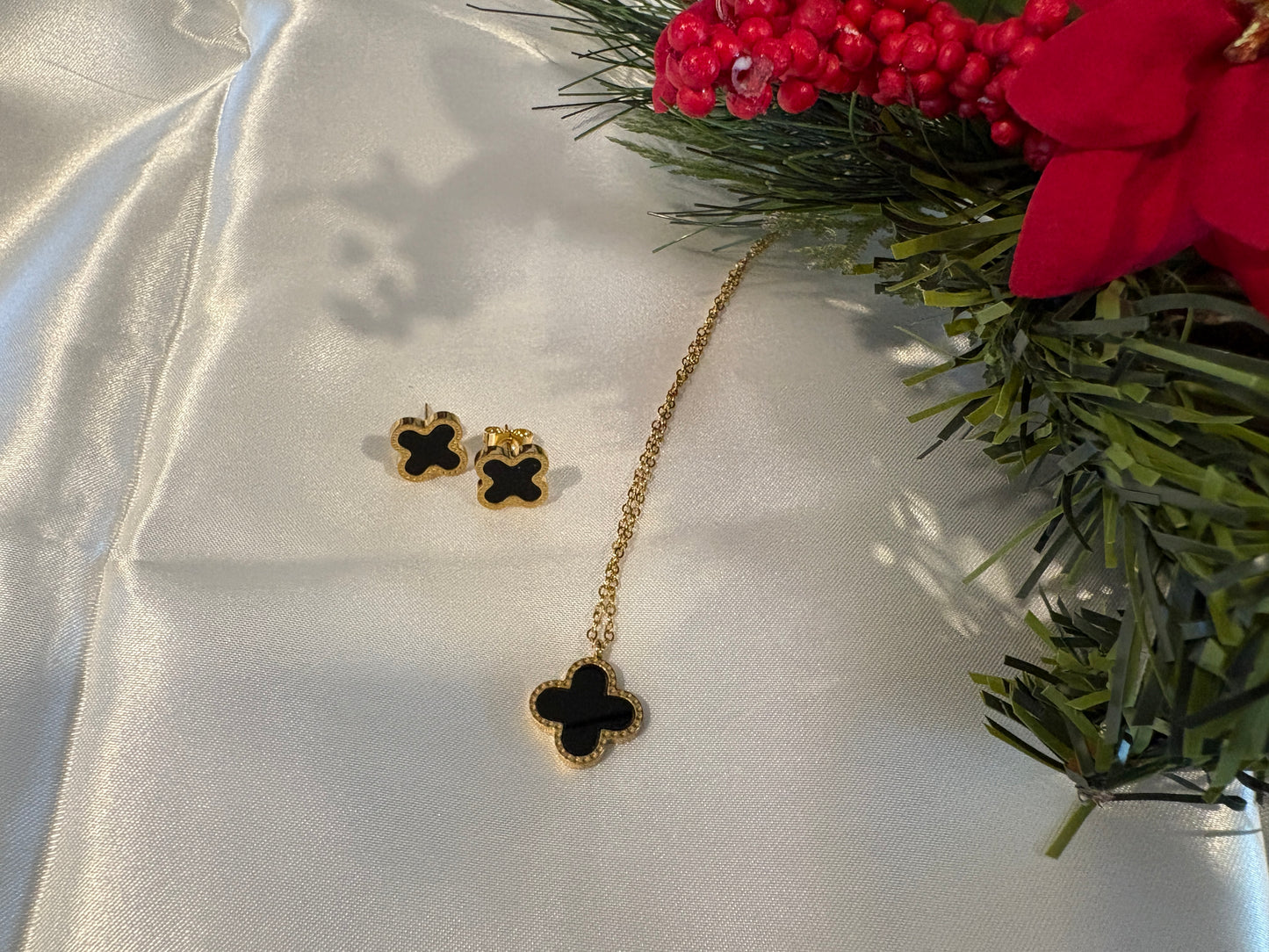 Golden Noir Jewelry Set - Effortless Glamour, Ready to Give