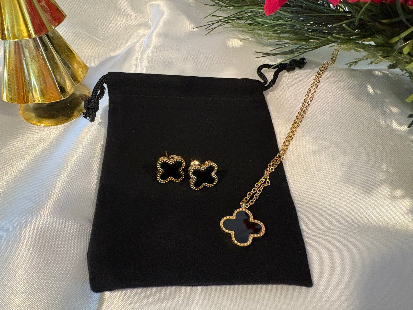 Golden Noir Jewelry Set - Effortless Glamour, Ready to Give