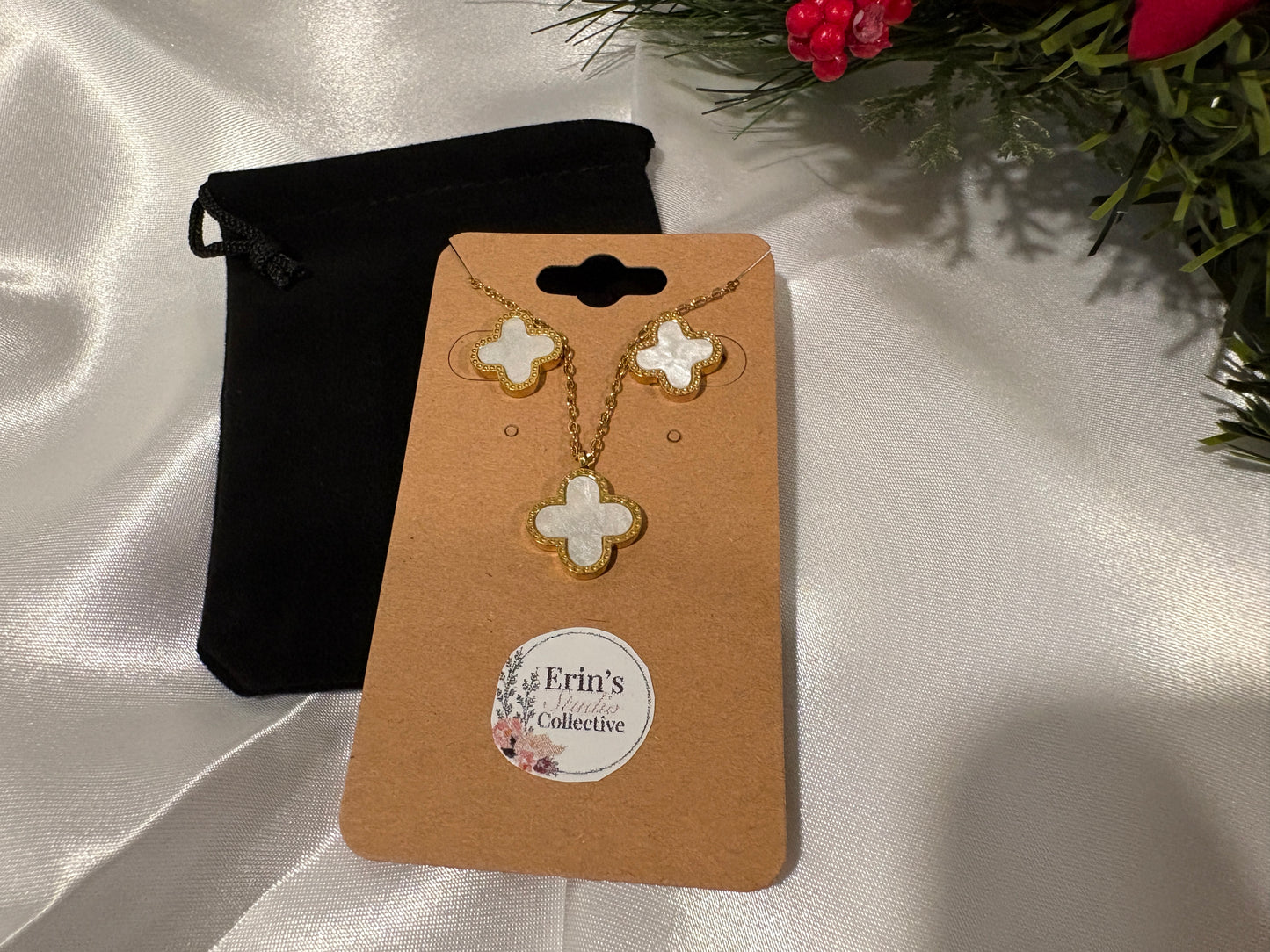 Golden Grace Jewelry Set - Timeless Jewelry Gift Ideas for Women