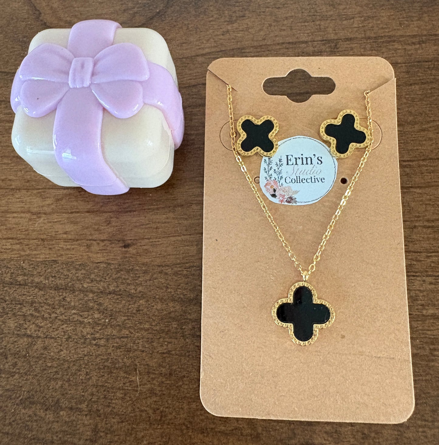 Black & Gold Quatrefoil Earring/Necklace Jewelry Set