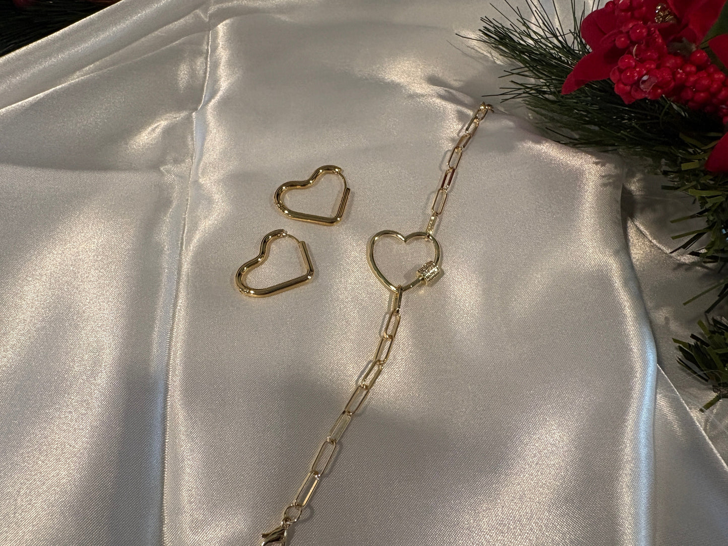 Holiday Heart Gift Set in Gold - Heartfelt Gifts - Wrapped and Ready to Give