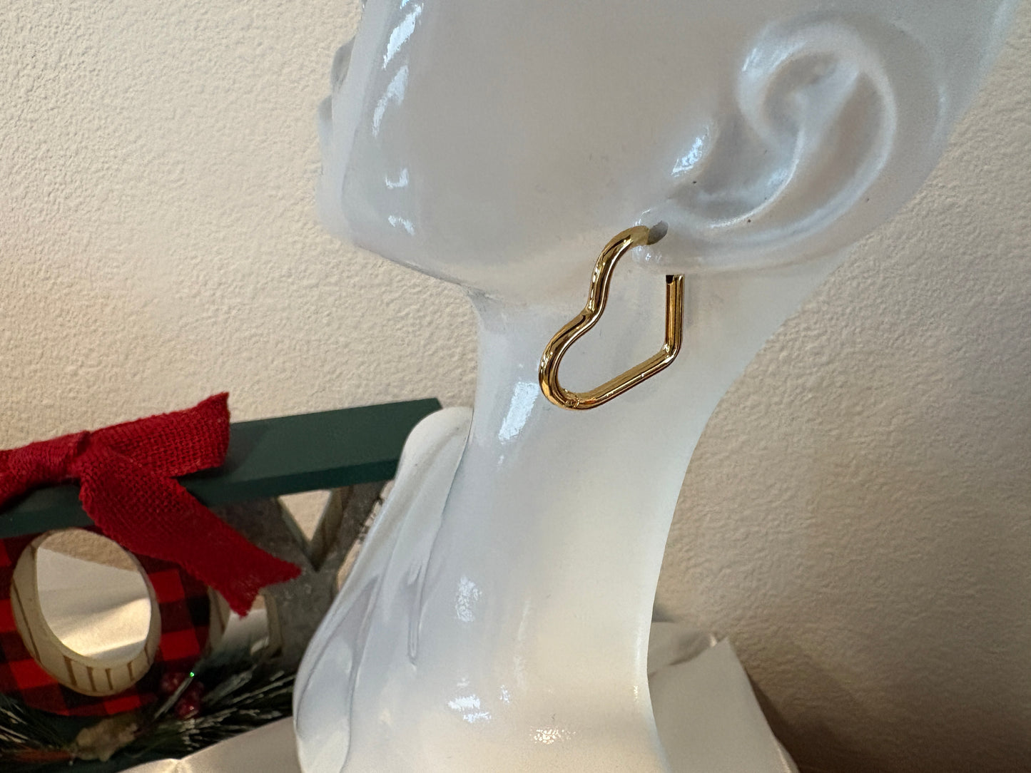 Holiday Heart Gift Set in Gold - Heartfelt Gifts - Wrapped and Ready to Give