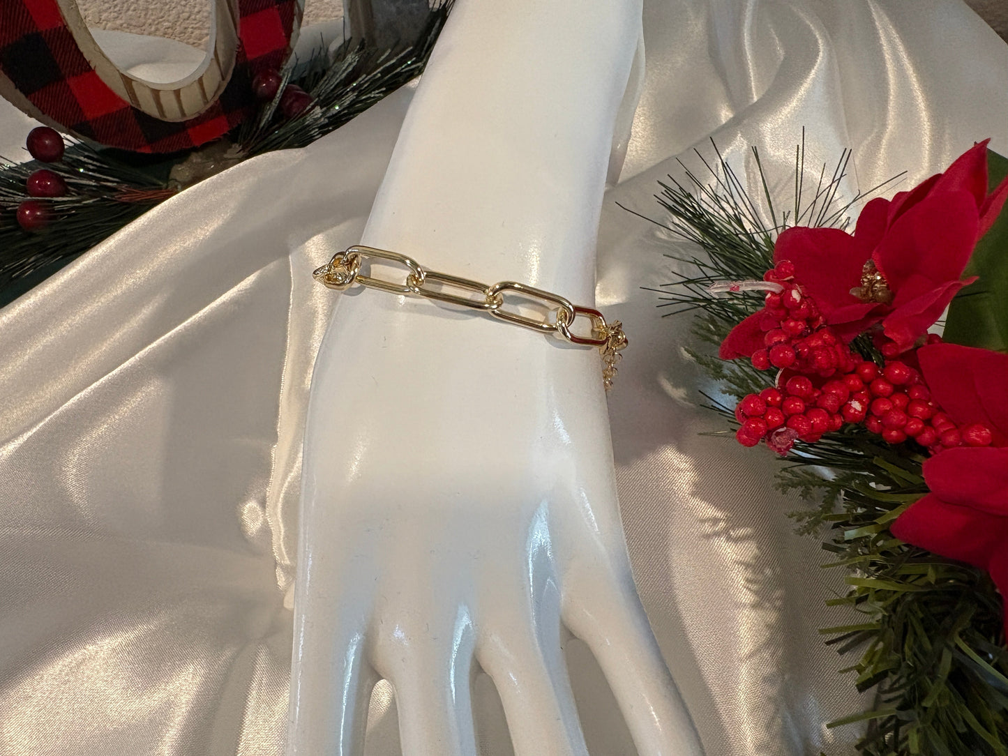 Modern Muse Holiday Gift Set in Gold - Thoughtful Holiday Gifts