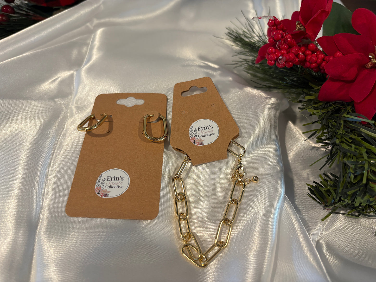 Modern Muse Holiday Gift Set in Gold - Thoughtful Holiday Gifts