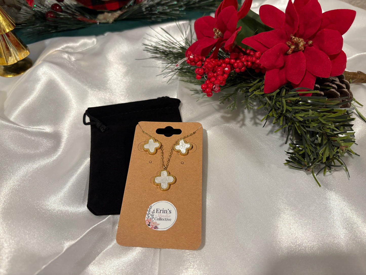 Golden Grace Jewelry Set - Timeless Jewelry Gift Ideas for Women