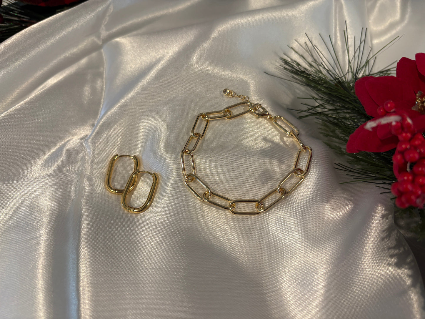 Modern Muse Holiday Gift Set in Gold - Thoughtful Holiday Gifts