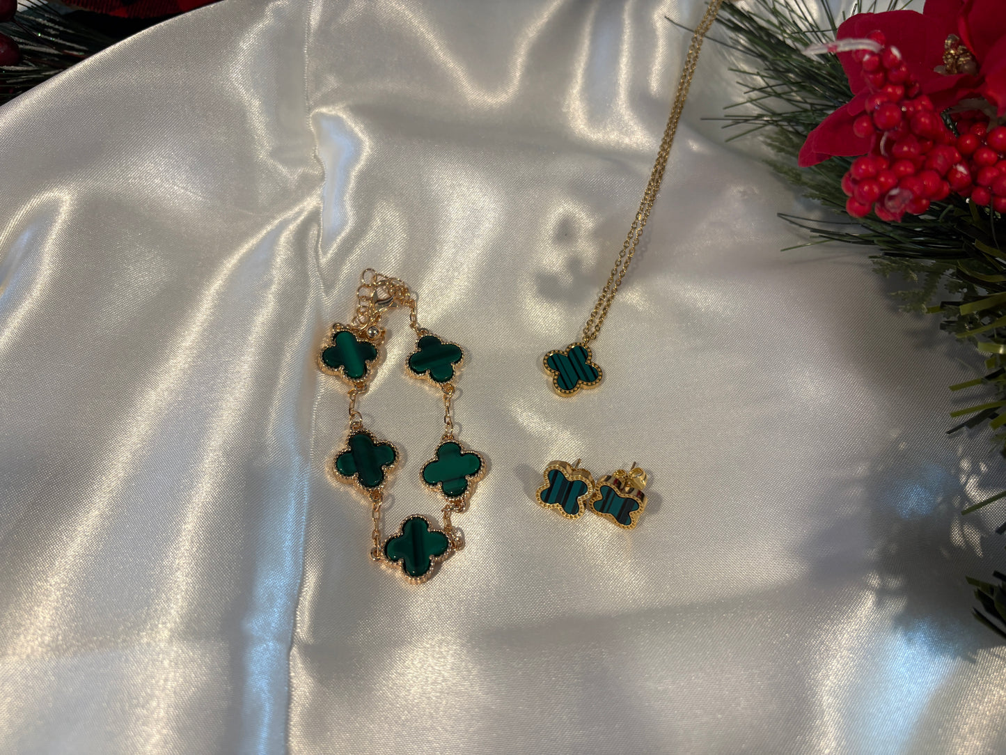 Green Goddess Quatrefoil Deluxe Holiday Gift Set - Perfect for Every Occasion Gifting