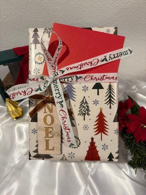 Holiday Heart Gift Set in Gold - Heartfelt Gifts - Wrapped and Ready to Give