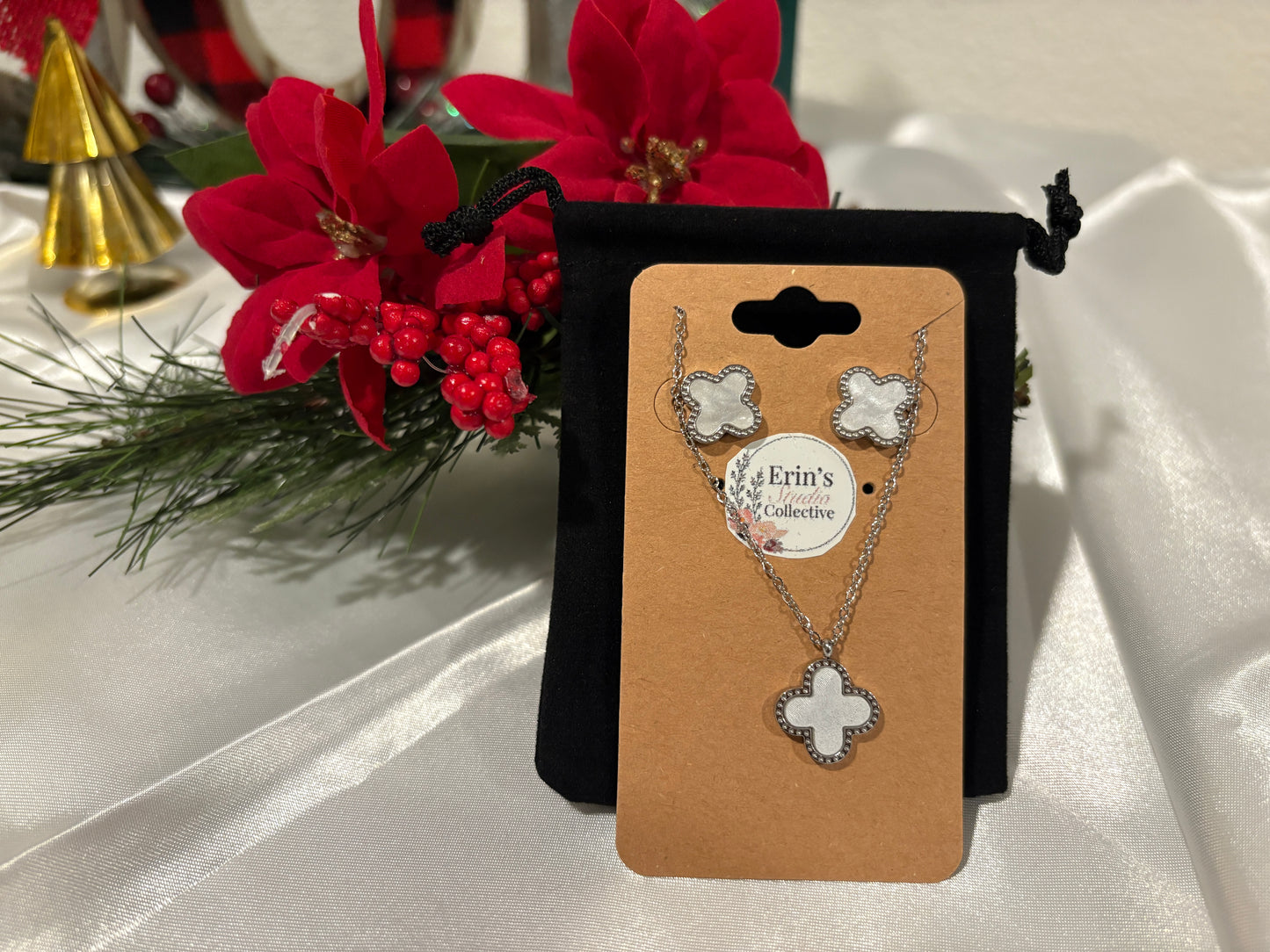 Silver Grace Jewelry Set – Simple Elegance, Wrapped to Give