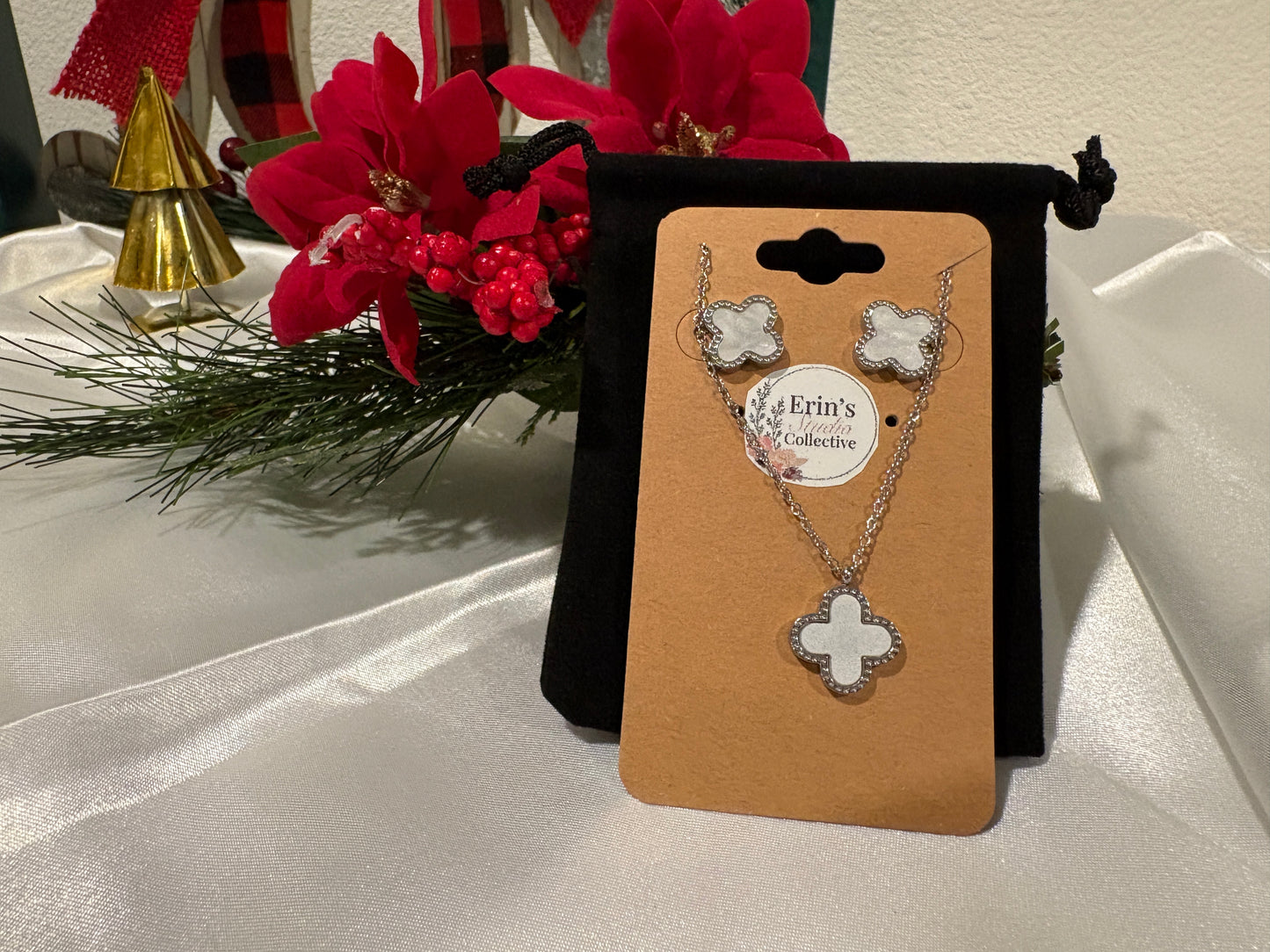 Silver Grace Jewelry Set – Simple Elegance, Wrapped to Give